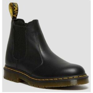 DR. MARTENS 2976 SLIP RESISTING CHELSEA BOOTS - SOFT TOE Black Leather size 6